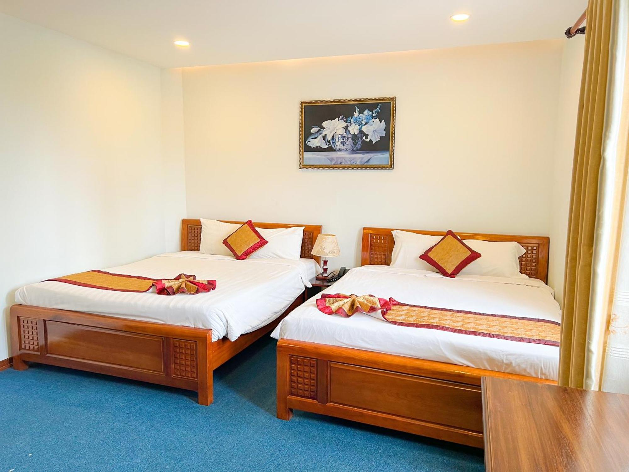 Khách sạn Legacy Riverside 3*