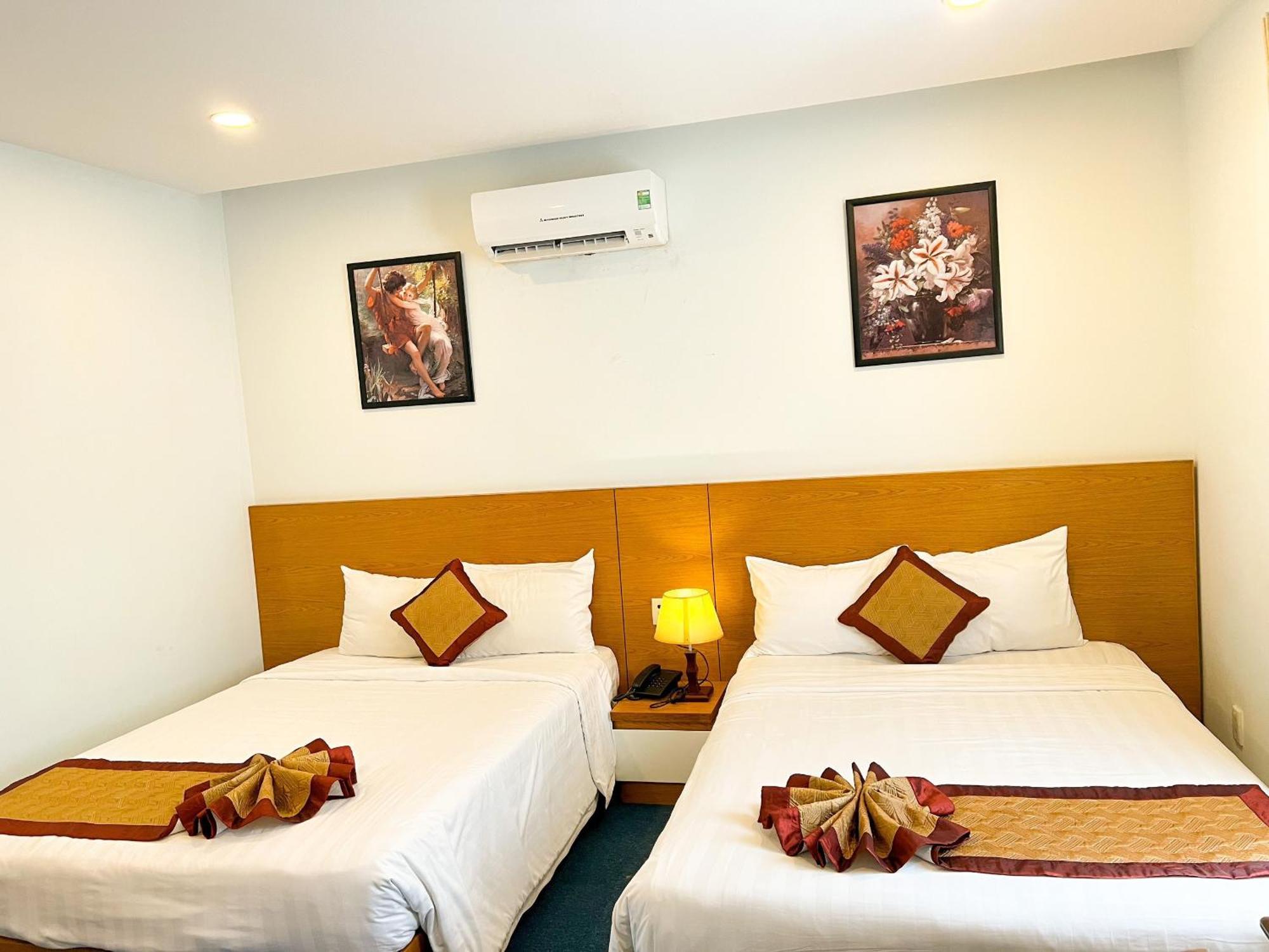 Legacy Riverside Khách sạn 3*