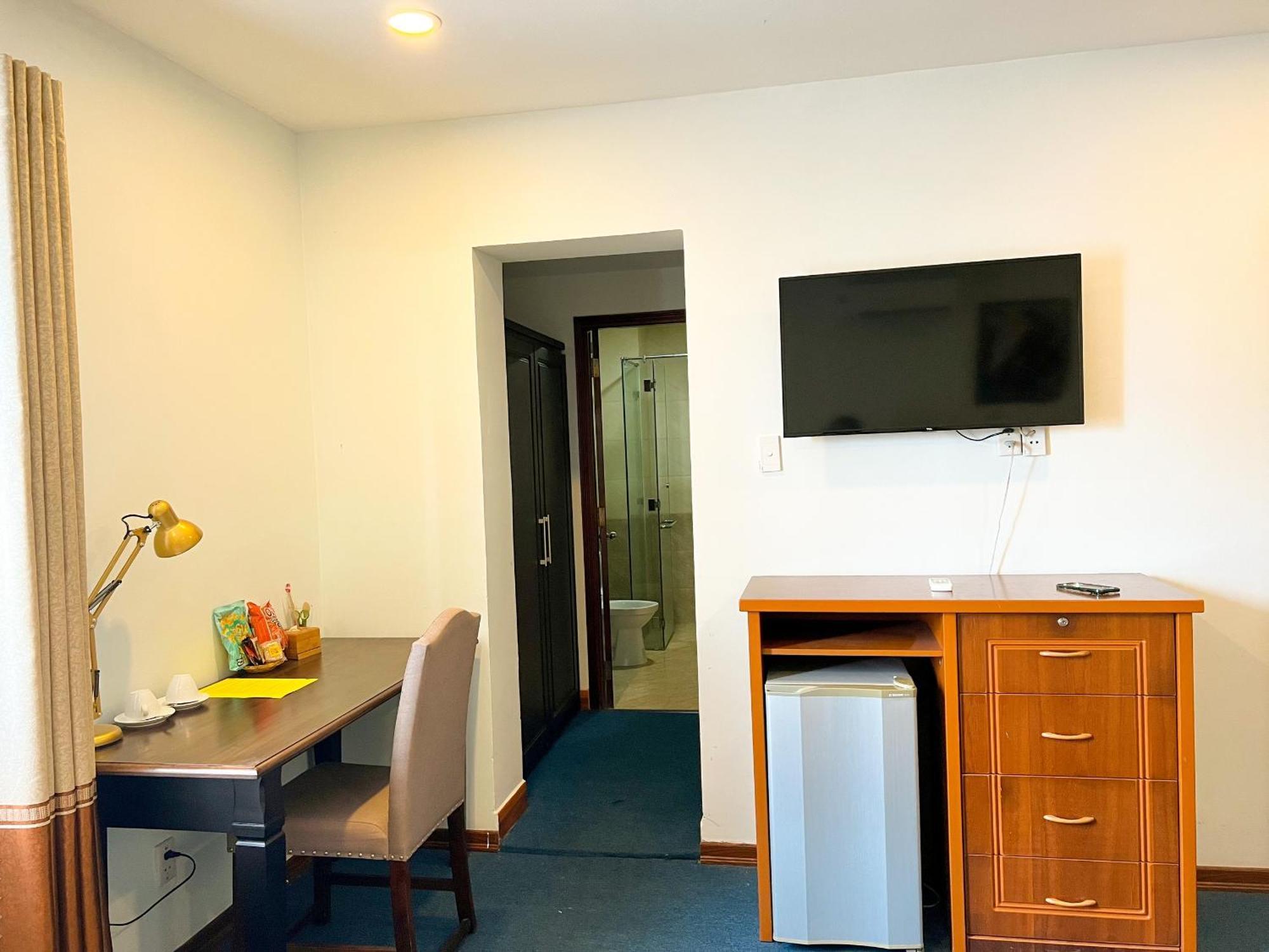 Legacy Riverside Khách sạn 3*