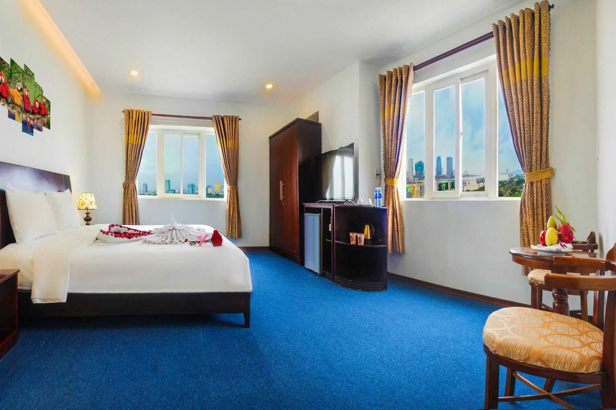 Khách sạn Legacy Riverside