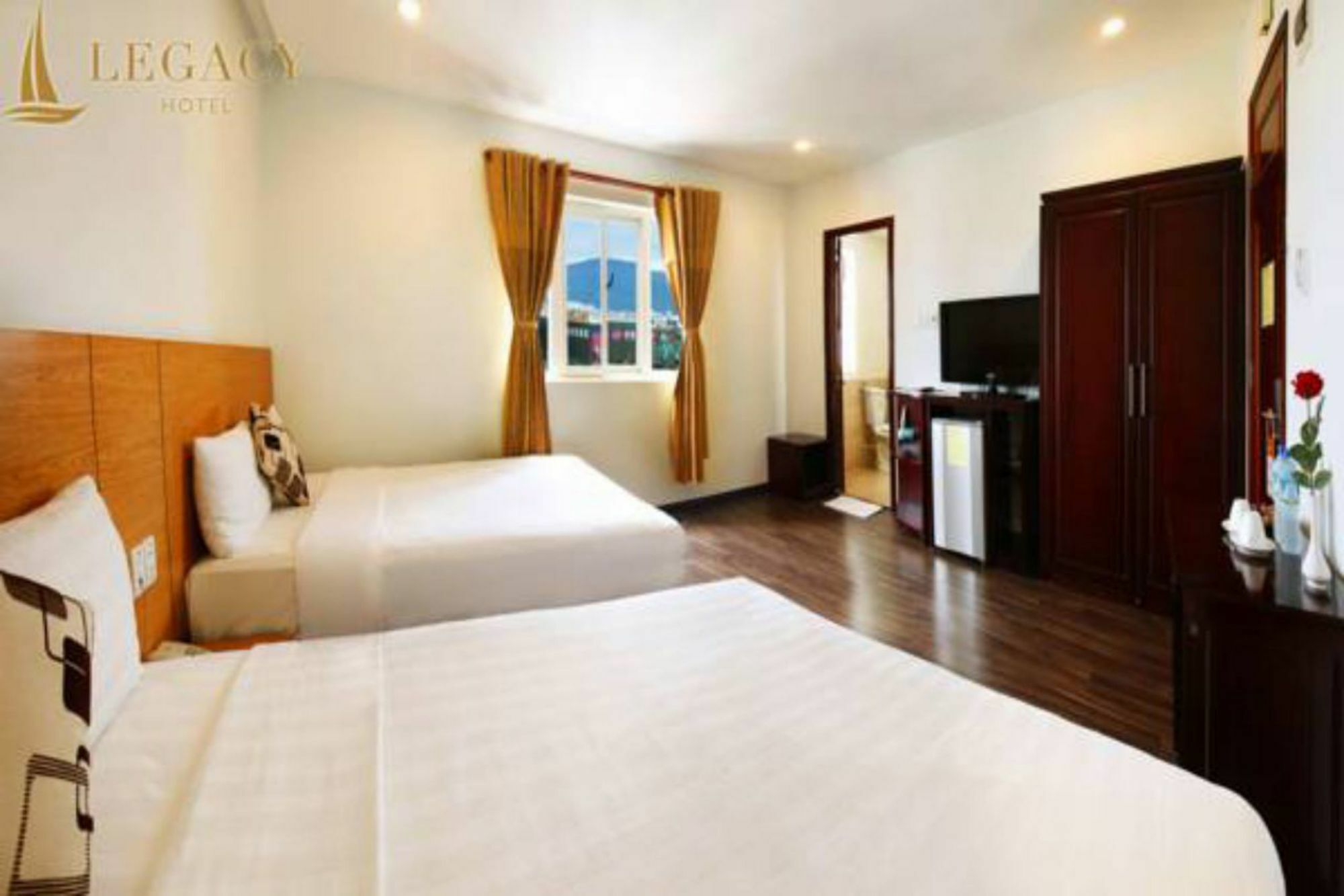 Khách sạn Legacy Riverside Đà Nẵng