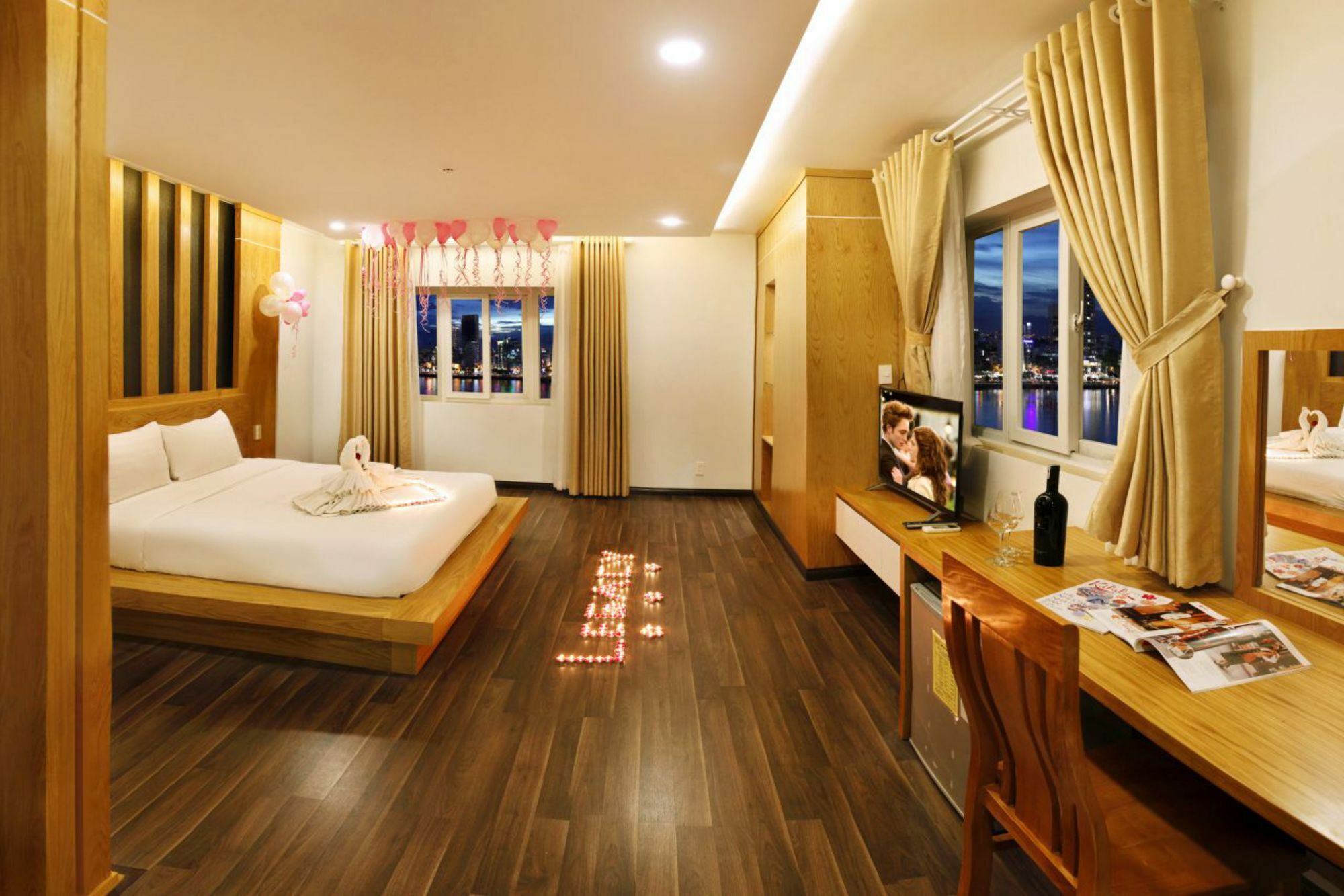 Legacy Riverside Khách sạn 3*